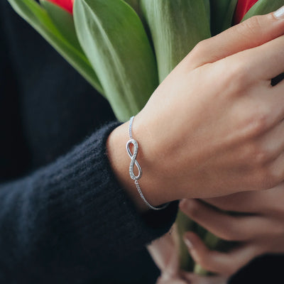 Bougie Bijou Noir, Fleur de Thé, Bracelet Argent Infinity