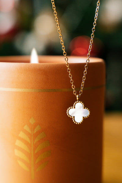 Bougie Bijou Terra Cotta, Monoï, Collier « Fleur » avec pierre naturelle