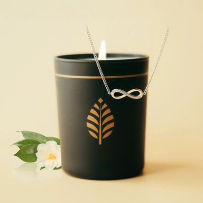 Bougie Bijou Noir, Fleur de Thé, Bracelet Argent Infinity