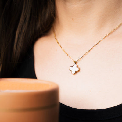 Collier « Fleur » avec pierre naturelle plaqué Or 18 carats avec cristal Swarovski