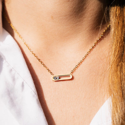 Bougie Bijou Blanche, Fleur de Thé, Collier « Toi et Moi » avec 2 cristaux Swarovski