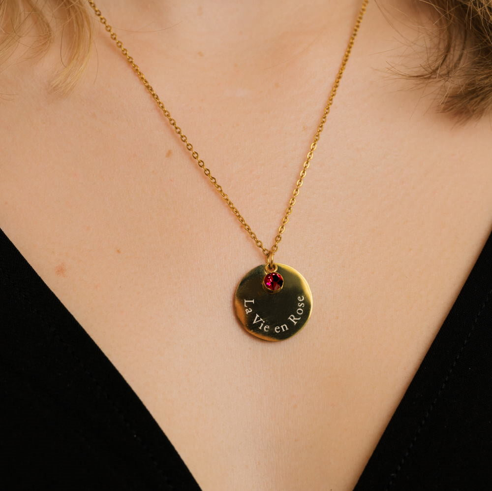 Collier doré avec médaillon de vampire Collier doré avec médaillon de vampire